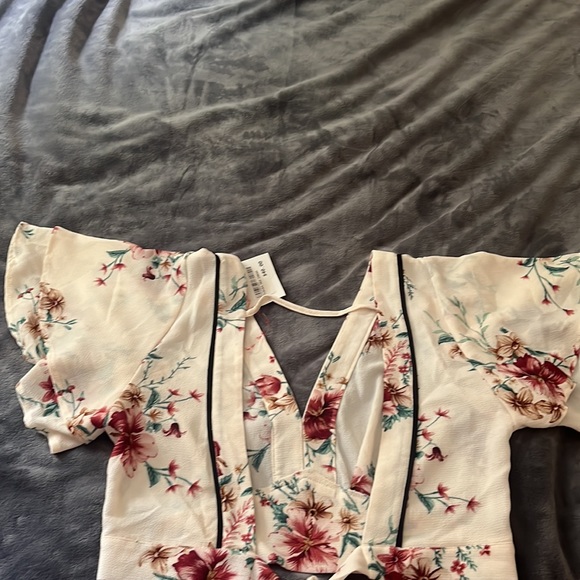 Top - Picture 2 of 3